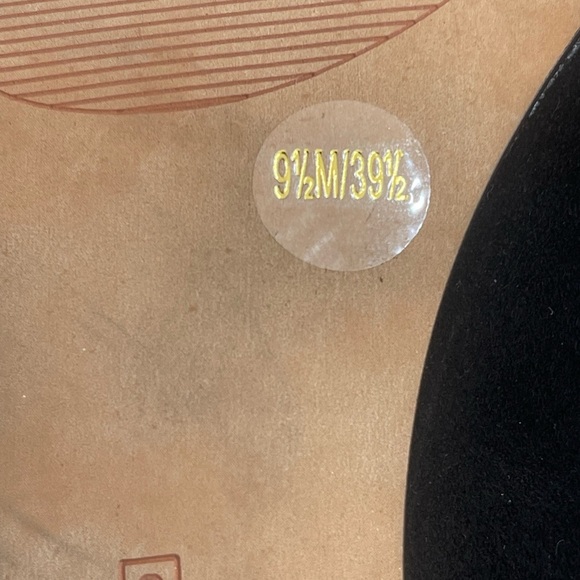 Vince Camuto Women Vaniesha Ankle Boots
Booties Black Suede Stiletto Zip 9.5M - Picture 13 of 13